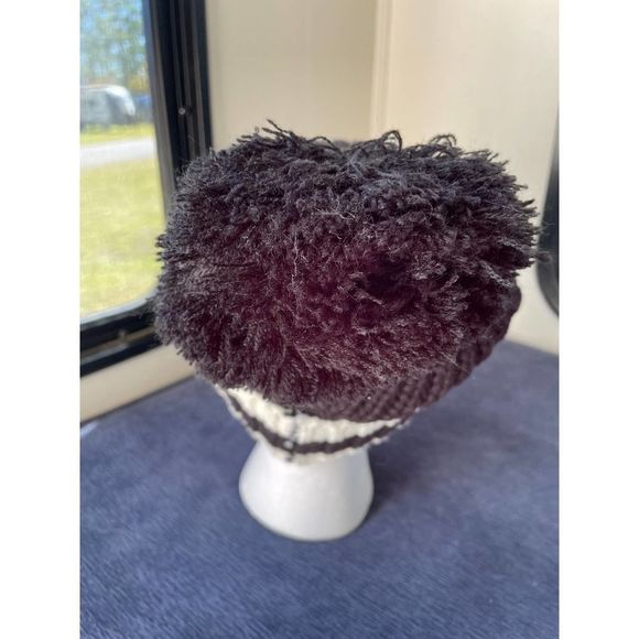 NWT - Calvin Klein Cable Knit Pom Beanie - Picture 5 of 5